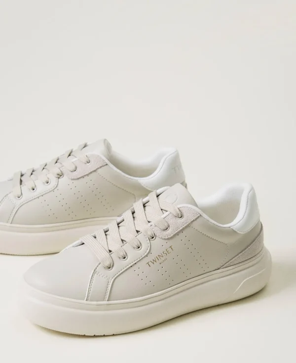 baskets_ajoures_avec_logo_2.webp Chaussures Plates | Baskets*TWINSET Milano Baskets Ajourées Avec Logo Gris Perle