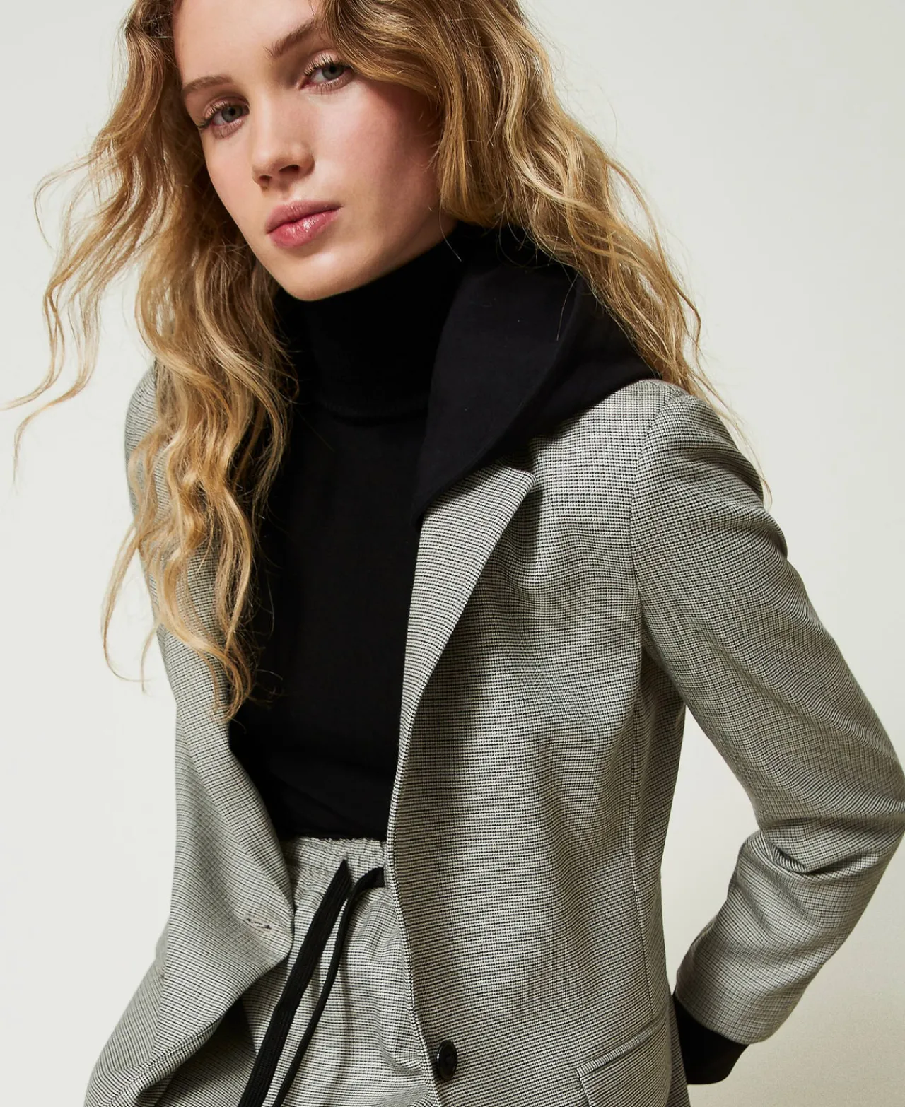 blazer_en_pieddepoule_ave_0.webp Blousons Et Doudounes | Blazers*TWINSET Milano Blazer En Pied-de-poule Avec Capuche Petit Pied-de-Poule Noir/Blanc Neige