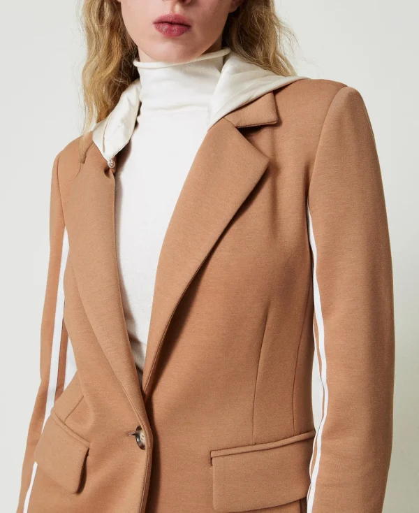 blazer_en_scuba_avec_capu_4.webp Blousons Et Doudounes | Blazers*TWINSET Milano Blazer En Scuba Avec Capuche Bicolore Caramel Camel/Nacre