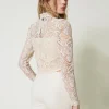 blouse_cropped_en_dentell_4-1.webp Blouses Et Chemises*TWINSET Milano Blouse Cropped En Dentelle Macramé Blanc « Old White »