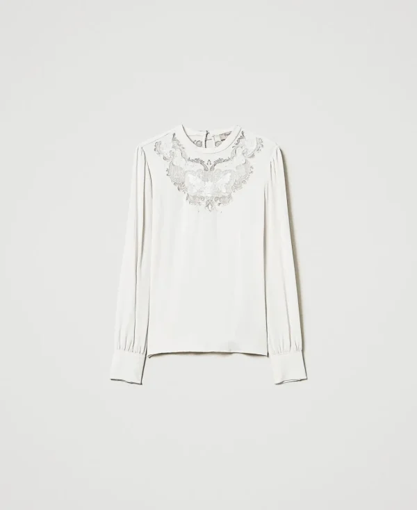 blouse_en_crpe_avec_brode_1.webp Blouses Et Chemises*TWINSET Milano Blouse En Crêpe Avec Broderie Florale Blanc « White Cream »