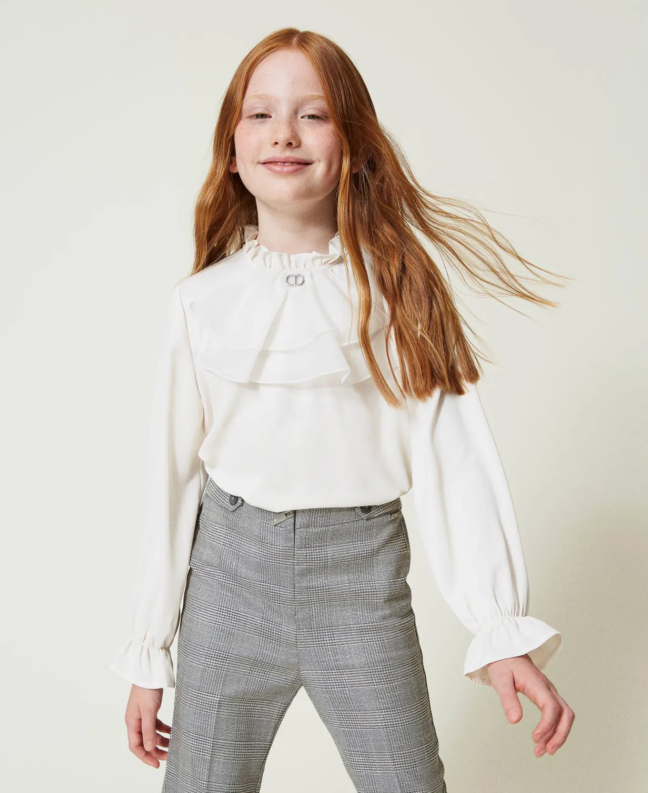 blouse_en_crpe_de_chine_a_0.webp Blouses Et Chemises*TWINSET Milano Blouse En Crêpe De Chine Avec Jabot Off White