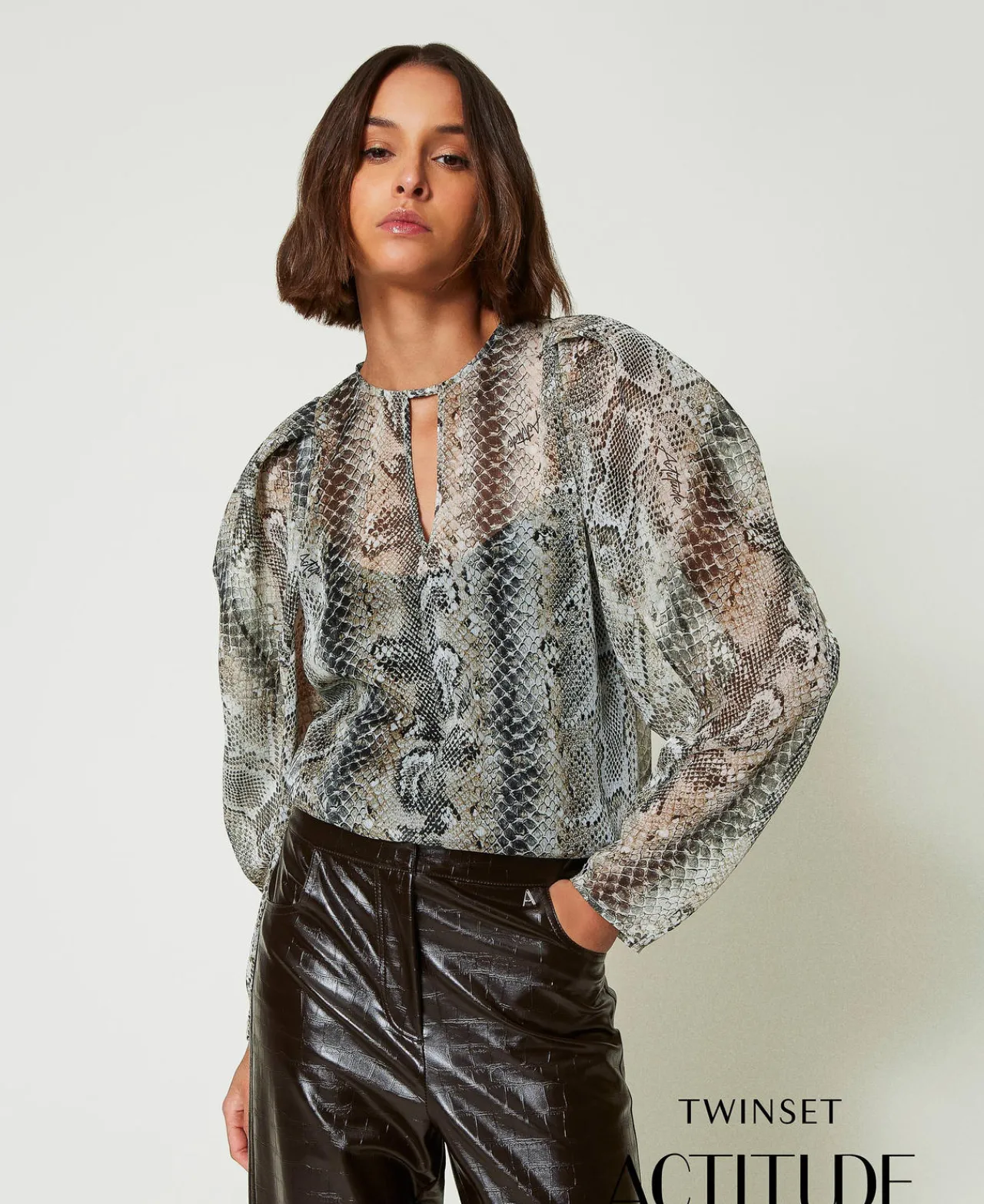 blouse_en_crpon_avec_impr_0.webp Blouses Et Chemises*TWINSET Milano Blouse En Crépon Avec Imprimé Serpent Imprimé Soft Serpent