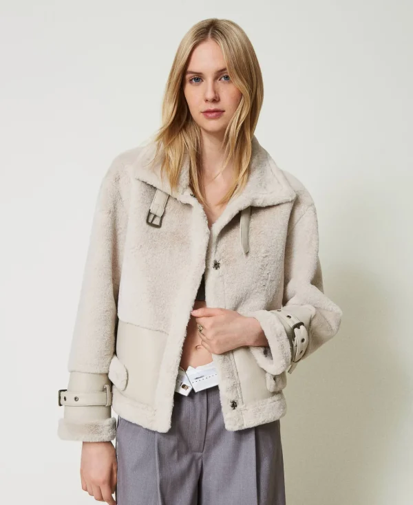 Blousons Et Doudounes*TWINSET Milano Blouson En Fausse Fourrure Avec Brides Blanc « Old White »