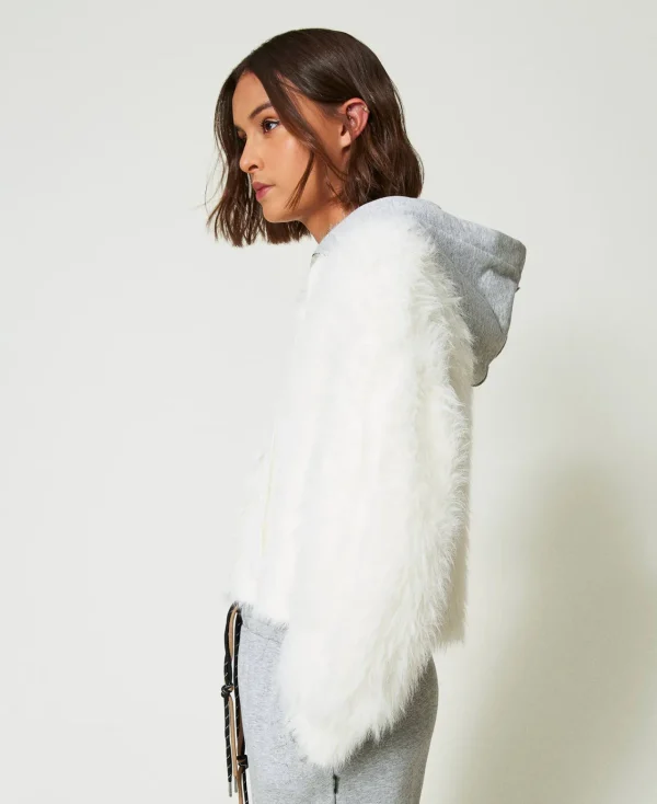 bomber_myfo_en_maille_ave_3.webp Blousons Et Doudounes*TWINSET Milano Bomber MYFO En Maille Avec Capuche Blanc Neige