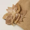 bonnet_en_maille_avec_bro_2-2.webp Chapeaux*TWINSET Milano Bonnet En Maille Avec Broche Florale Beige « Sesame »