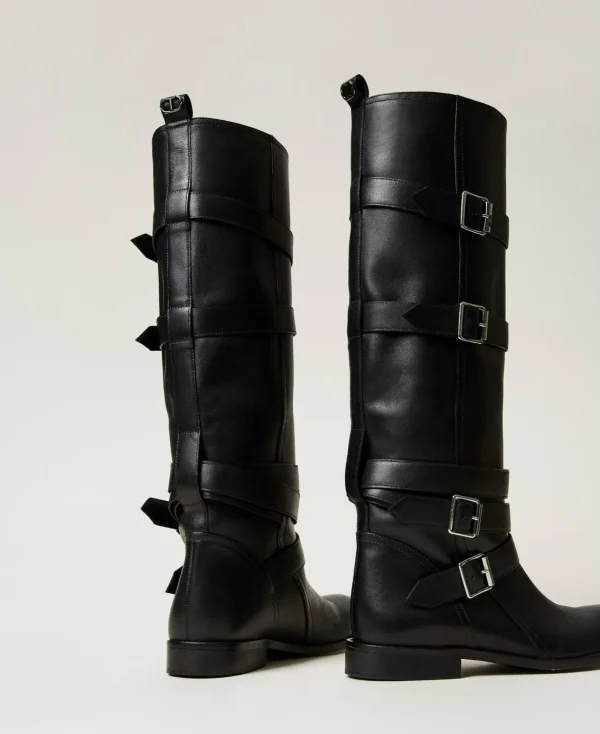 bottes_en_cuir_avec_bride_3.webp Chaussures Plates | Bottes Et Bottines*TWINSET Milano Bottes En Cuir Avec Brides Noir