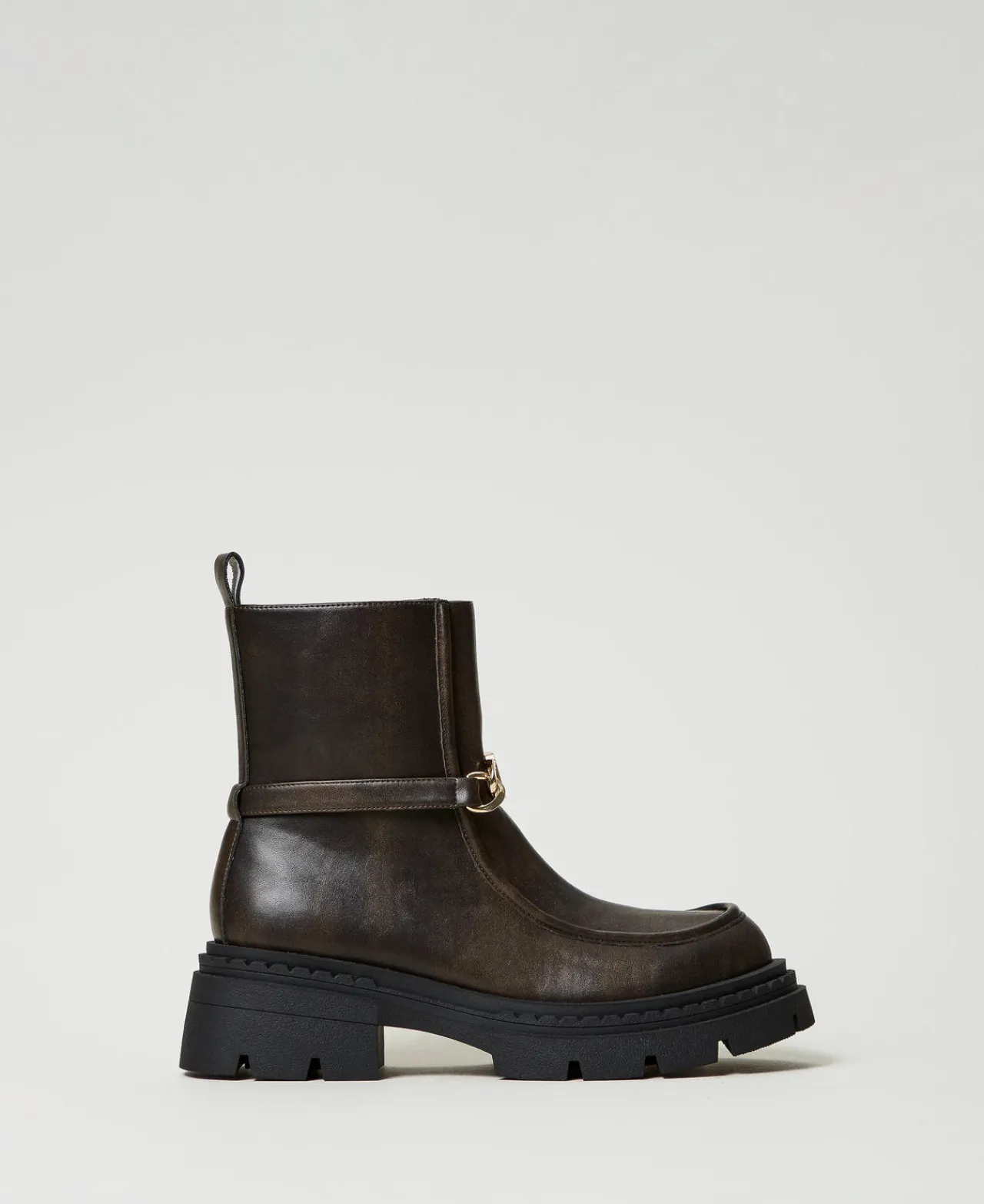 bottines_avec_barrette_ov_0.webp Chaussures Plates | Bottes Et Bottines*TWINSET Milano Bottines Avec Barrette Oval T Coffee Chocolate
