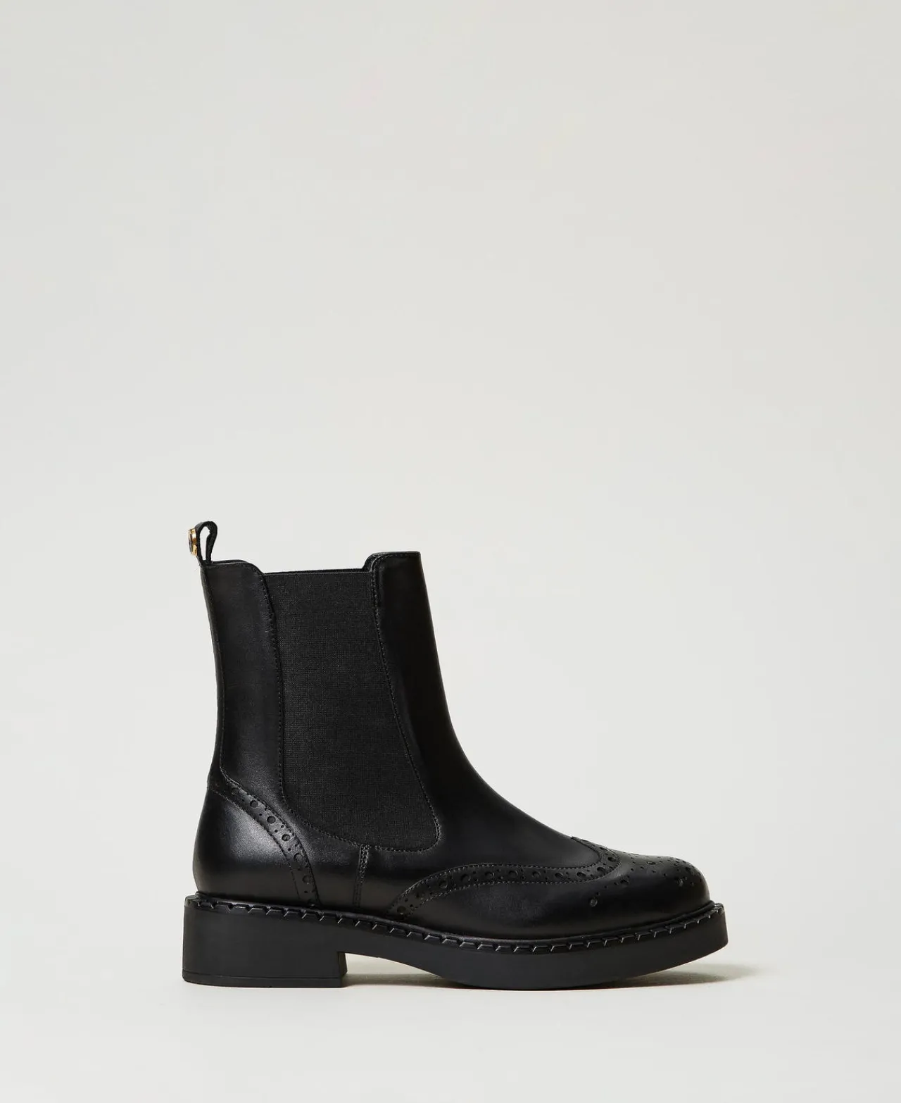 bottines_chelsea_en_cuir_0.webp Chaussures Plates | Bottes Et Bottines*TWINSET Milano Bottines Chelsea En Cuir Noir