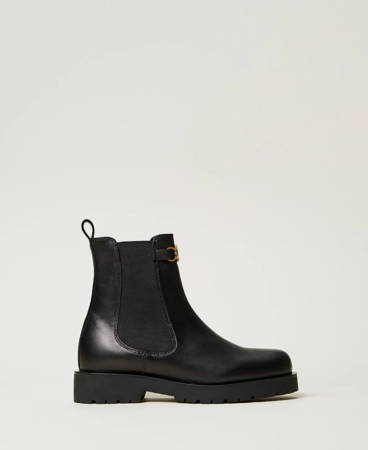 bottines_chelsea_en_cuir__0.webp Chaussures Plates | Bottes Et Bottines*TWINSET Milano Bottines Chelsea En Cuir Avec Oval T Noir