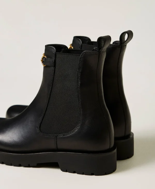 bottines_chelsea_en_cuir__3.webp Chaussures Plates | Bottes Et Bottines*TWINSET Milano Bottines Chelsea En Cuir Avec Oval T Noir