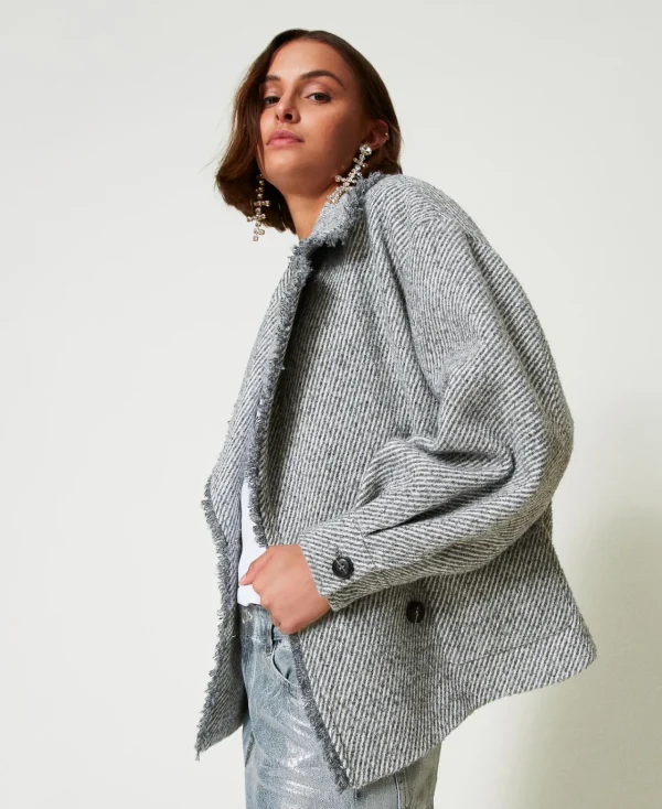 caban_crois_en_drap_bicol_2.webp Blousons Et Doudounes*TWINSET Milano Caban Croisé En Drap Bicolore Bicolore Gris Fumée/Blanc