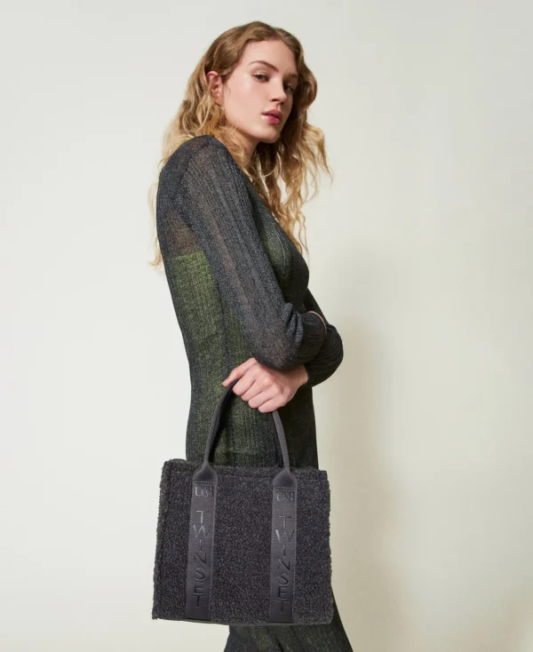 cabas_en_fausse_fourrure__1.webp Cabas | Sacs Porté Épaule*TWINSET Milano Cabas En Fausse Fourrure Effet Furry Gris « Blackened Pearl »