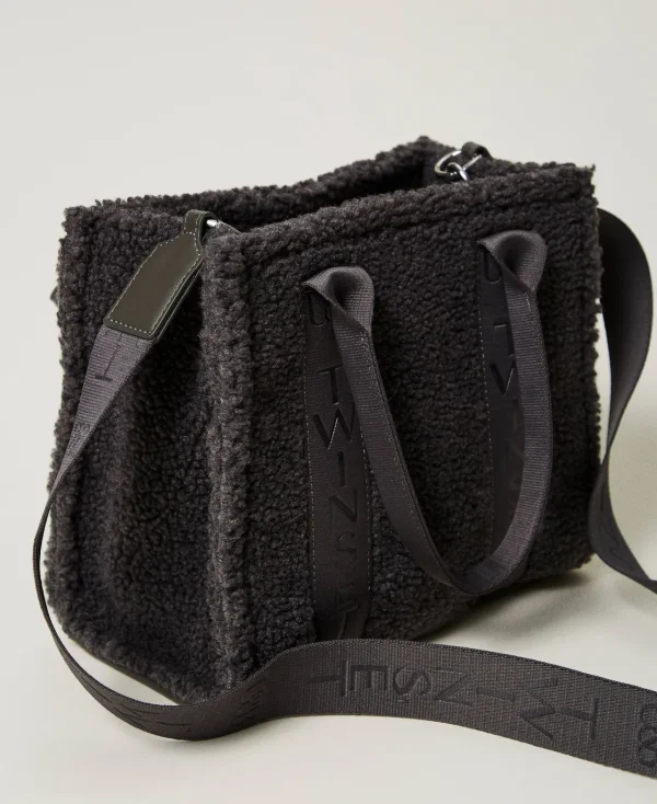 cabas_en_fausse_fourrure__3.webp Cabas | Sacs Porté Épaule*TWINSET Milano Cabas En Fausse Fourrure Effet Furry Gris « Blackened Pearl »