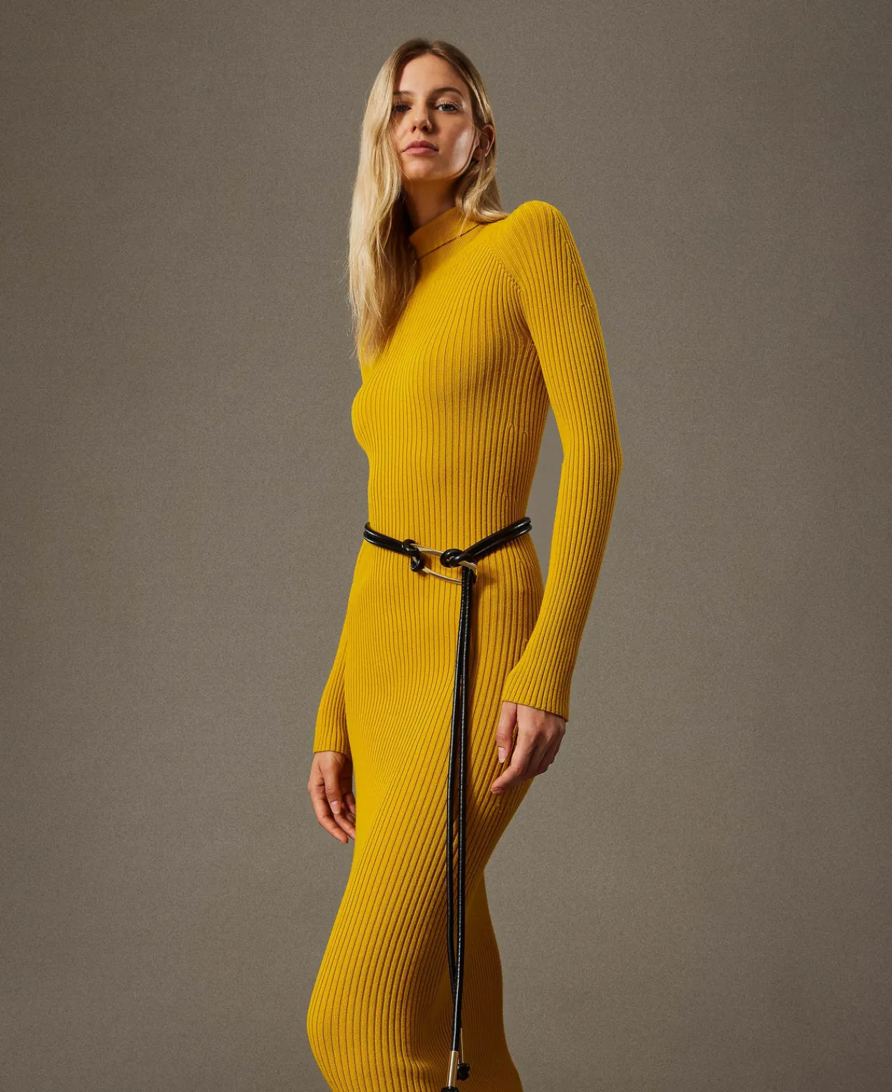 ceinture_avec_boucle_sigl_0.webp Ceintures*TWINSET Milano Ceinture Avec Boucle Siglée Noir