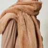 charpe_en_fausse_fourrure_1.webp Écharpes*TWINSET Milano Écharpe En Fausse Fourrure Marron « Beaver »