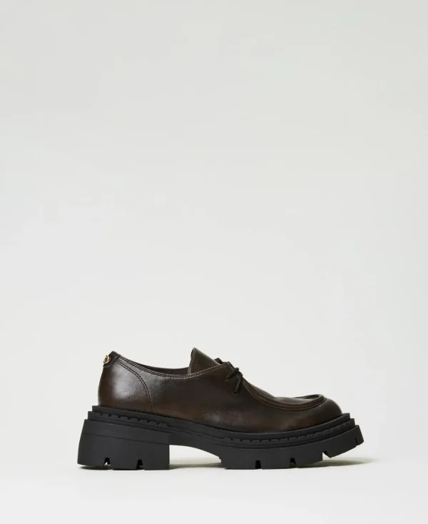 chaussures__lacets_avec_o_0.webp Chaussures Plates | Ballerines Et Mocassins*TWINSET Milano Chaussures à Lacets Avec Oval T Coffee Chocolate