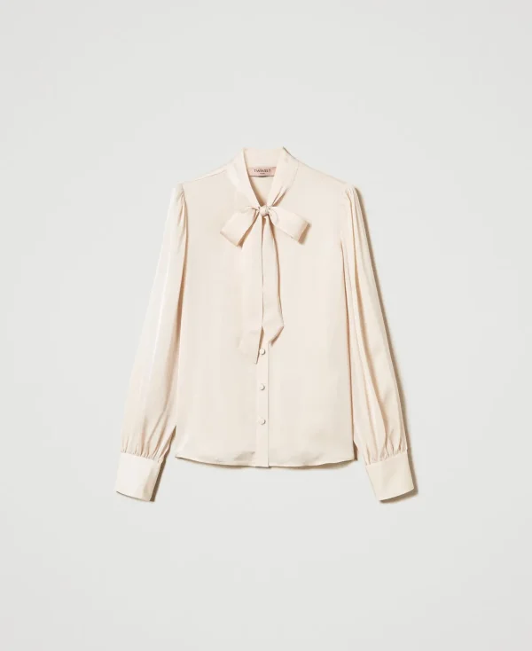 chemise_en_satin_avec_nud_1.webp Blouses Et Chemises*TWINSET Milano Chemise En Satin Avec Nœud Blanc « Old White »