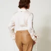 chemise_en_satin_martel_a_3.webp Blouses Et Chemises*TWINSET Milano Chemise En Satin Martelé Avec Ajour Blanc « Old White »