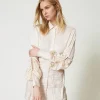 chemise_en_satin_martel_a_4.webp Blouses Et Chemises*TWINSET Milano Chemise En Satin Martelé Avec Ajour Blanc « Old White »