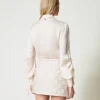 chemise_en_satin_martel_a_5.webp Blouses Et Chemises*TWINSET Milano Chemise En Satin Martelé Avec Ajour Blanc « Old White »