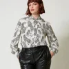 chemise_jacquard_avec_imp_0.webp Blouses Et Chemises*TWINSET Milano Chemise Jacquard Avec Imprimé Jaguar Imprimé Jaguars Noir/Blanc Neige