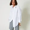 chemise_oversize_en_popel_2.webp Blouses Et Chemises*TWINSET Milano Chemise Oversize En Popeline Avec Broderies Blanc "Papers"