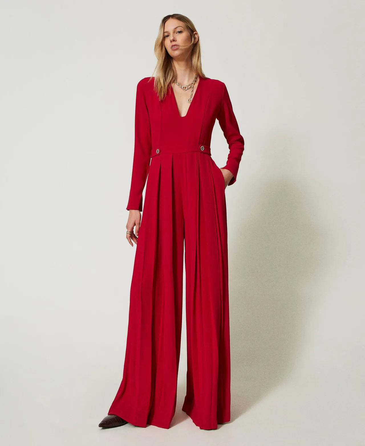 combinaison_en_crpe_pliss_0.webp Robes Longues | Combinaisons*TWINSET Milano Combinaison En Crêpe Plissé Avec Boutons Rouge Vénitien