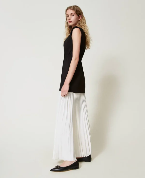 gilet_en_crpe_et_jupe_lon_2.webp Robes Longues*TWINSET Milano Gilet En Crêpe Et Jupe Longue Plissée Bicolore Noir / Blanc Neige
