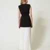 gilet_en_crpe_et_jupe_lon_3.webp Robes Longues*TWINSET Milano Gilet En Crêpe Et Jupe Longue Plissée Bicolore Noir / Blanc Neige