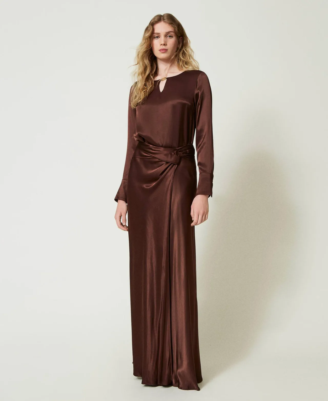 jupe_longue_en_satin_avec_0.webp Jupes*TWINSET Milano Jupe Longue En Satin Avec Drapé Chocolat
