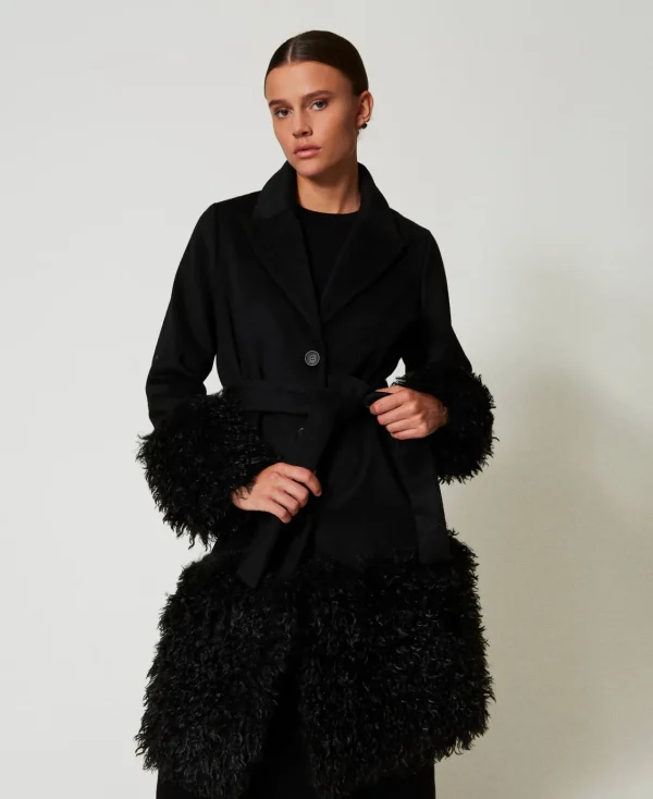 manteau_en_drap_de_laine__2-1.webp Manteaux Et Trenchs*TWINSET Milano Manteau En Drap De Laine Mélangée Et Fausse Fourrure Noir