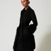 manteau_en_drap_de_laine__3-1.webp Manteaux Et Trenchs*TWINSET Milano Manteau En Drap De Laine Mélangée Et Fausse Fourrure Noir