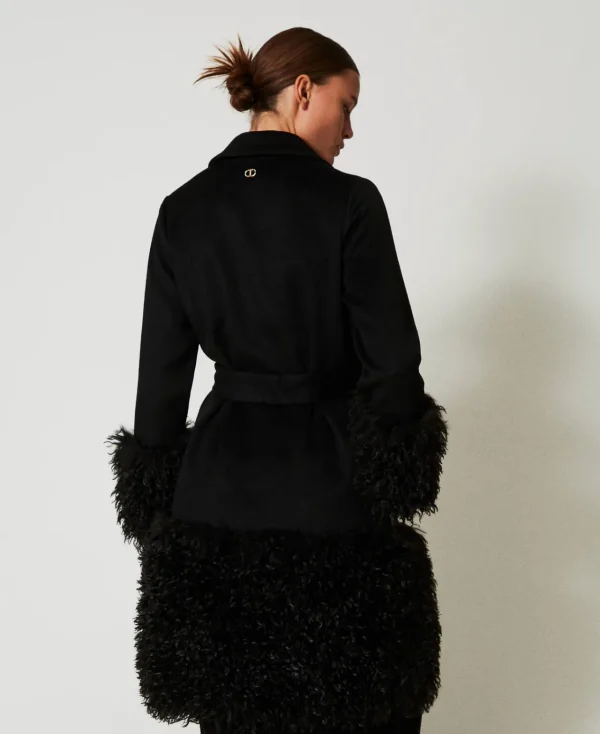 manteau_en_drap_de_laine__4-1.webp Manteaux Et Trenchs*TWINSET Milano Manteau En Drap De Laine Mélangée Et Fausse Fourrure Noir