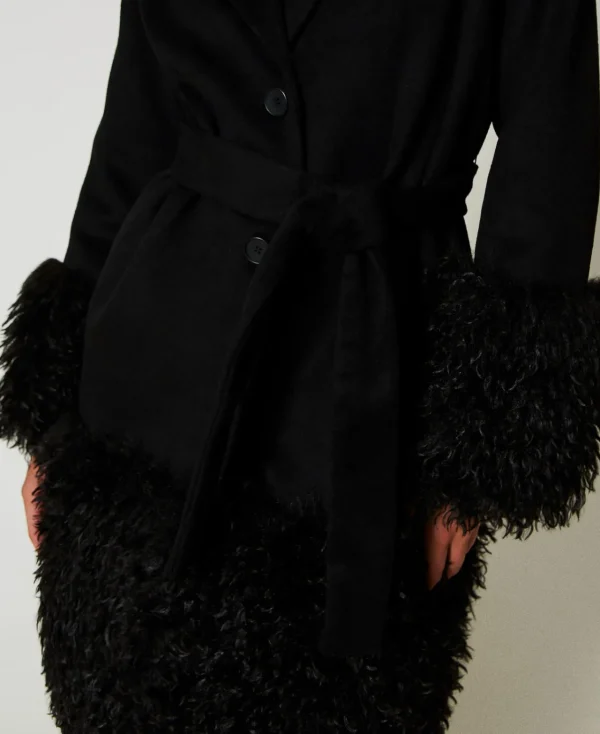 manteau_en_drap_de_laine__5-1.webp Manteaux Et Trenchs*TWINSET Milano Manteau En Drap De Laine Mélangée Et Fausse Fourrure Noir