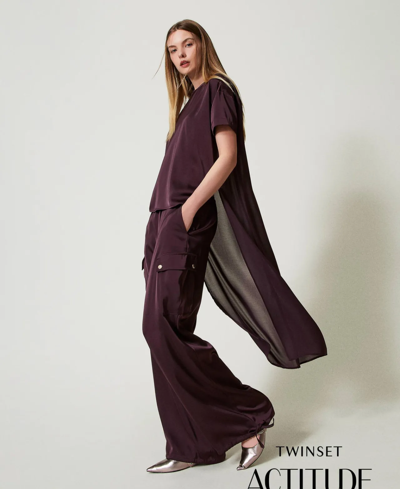 pantalon_cargo_en_satin_0.webp Pantalons Cargo*TWINSET Milano Pantalon Cargo En Satin Potent Purple