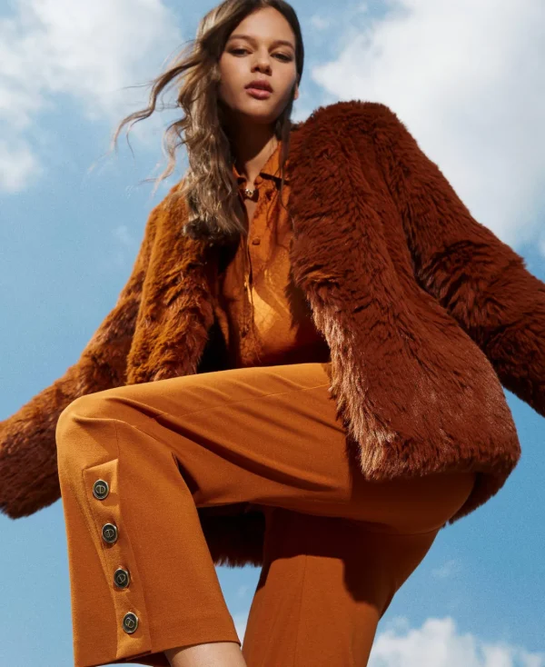 pantalon_cropped_avec_bou_0.webp Pantalons Élégants*TWINSET Milano Pantalon Cropped Avec Boutons Marron Cuir