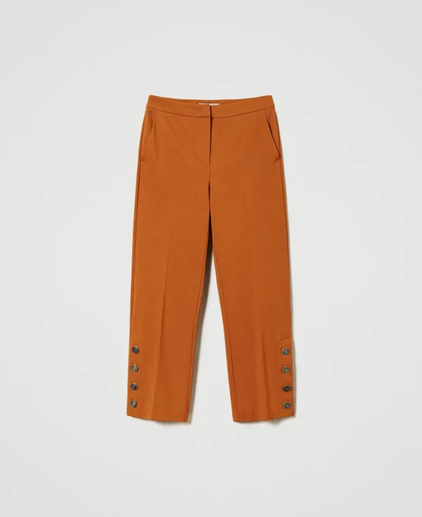pantalon_cropped_avec_bou_1.webp Pantalons Élégants*TWINSET Milano Pantalon Cropped Avec Boutons Marron Cuir