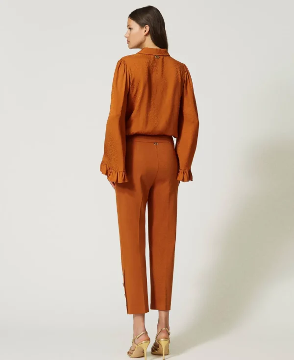 pantalon_cropped_avec_bou_4.webp Pantalons Élégants*TWINSET Milano Pantalon Cropped Avec Boutons Marron Cuir