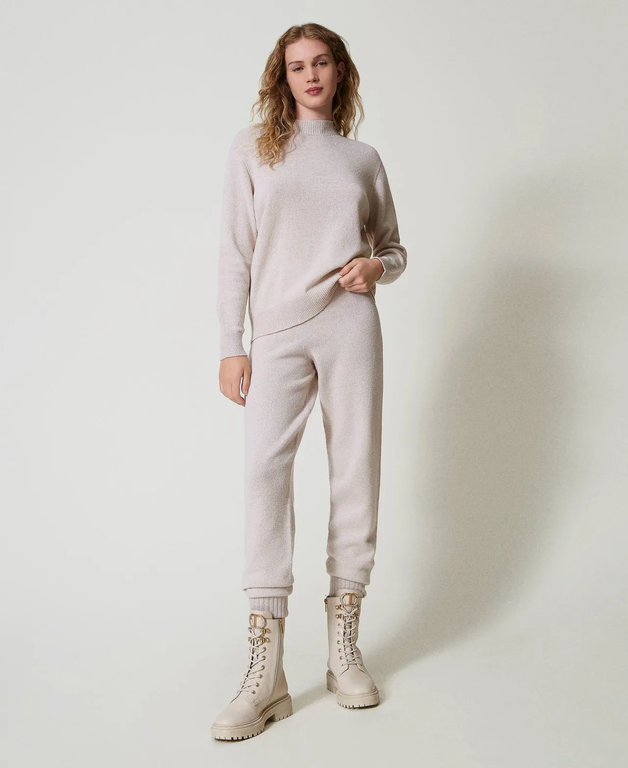 pantalon_de_jogging_en_ma_0.webp Pantalons De Jogging*TWINSET Milano Pantalon De Jogging En Maille Mélangée De Laine Et Lurex Bicolore Blanc Neige/Or Lurex