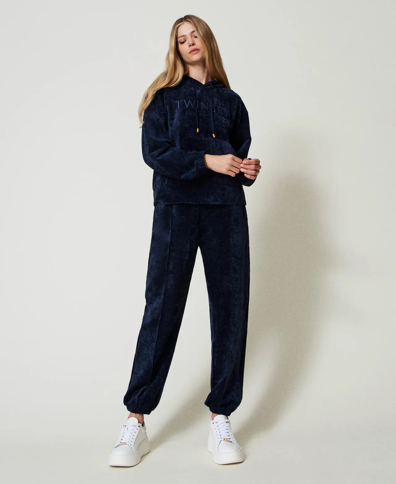 pantalon_de_jogging_en_ve_0.webp Pantalons De Jogging*TWINSET Milano Pantalon De Jogging En Velours Bleu Blackout