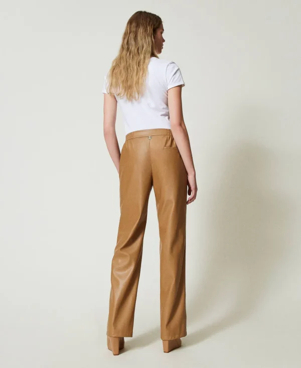 pantalon_effet_cuir_avec__6.webp Pantalons Droits Et Cigarette*TWINSET Milano Pantalon Effet Cuir Avec élastique Marron « Sandy Brown »