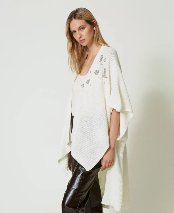 poncho_en_maille_avec_bro_2-1.webp Ponchos*TWINSET Milano Poncho En Maille Avec Broderies Crème White