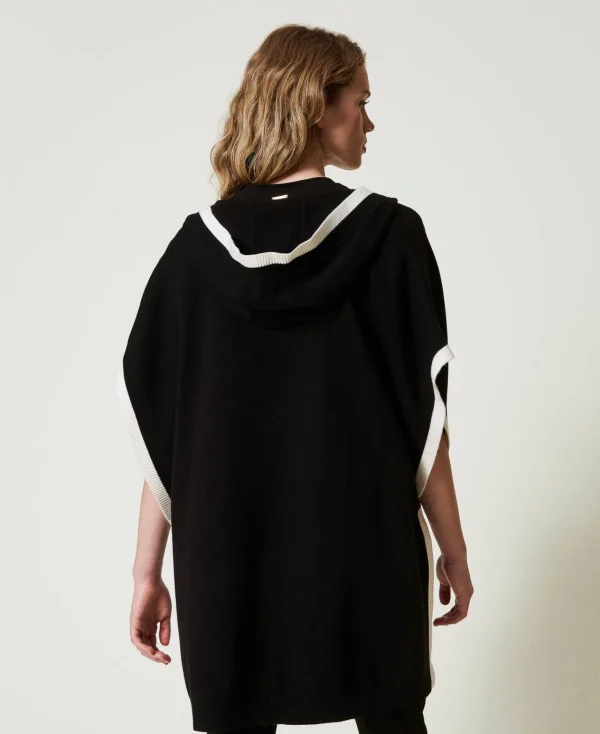 poncho_en_maille_avec_poc_4.webp Ponchos*TWINSET Milano Poncho En Maille Avec Poches Noir
