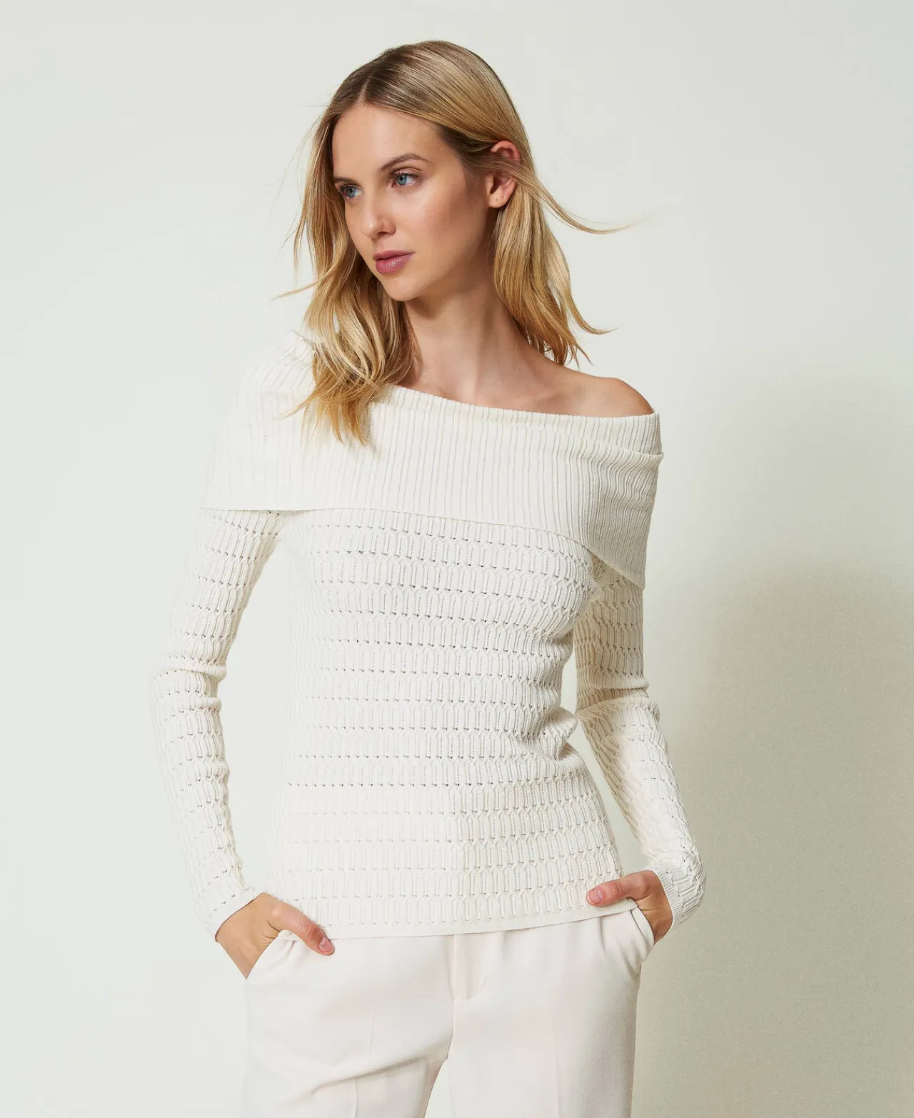 pull_ajust_avec_paules_dn_0.webp Pulls Et Cardigans*TWINSET Milano Pull Ajusté Avec épaules Dénudées Nacre