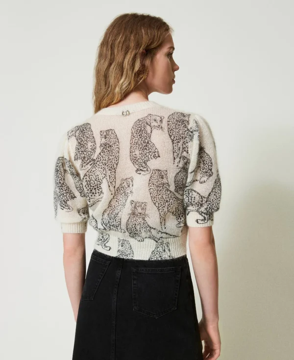 pull_cropped_en_mlange_de_4.webp Pulls Et Cardigans*TWINSET Milano Pull Cropped En Mélange De Laine Et Mohair Imprimé Jaguars Noir/Blanc Neige
