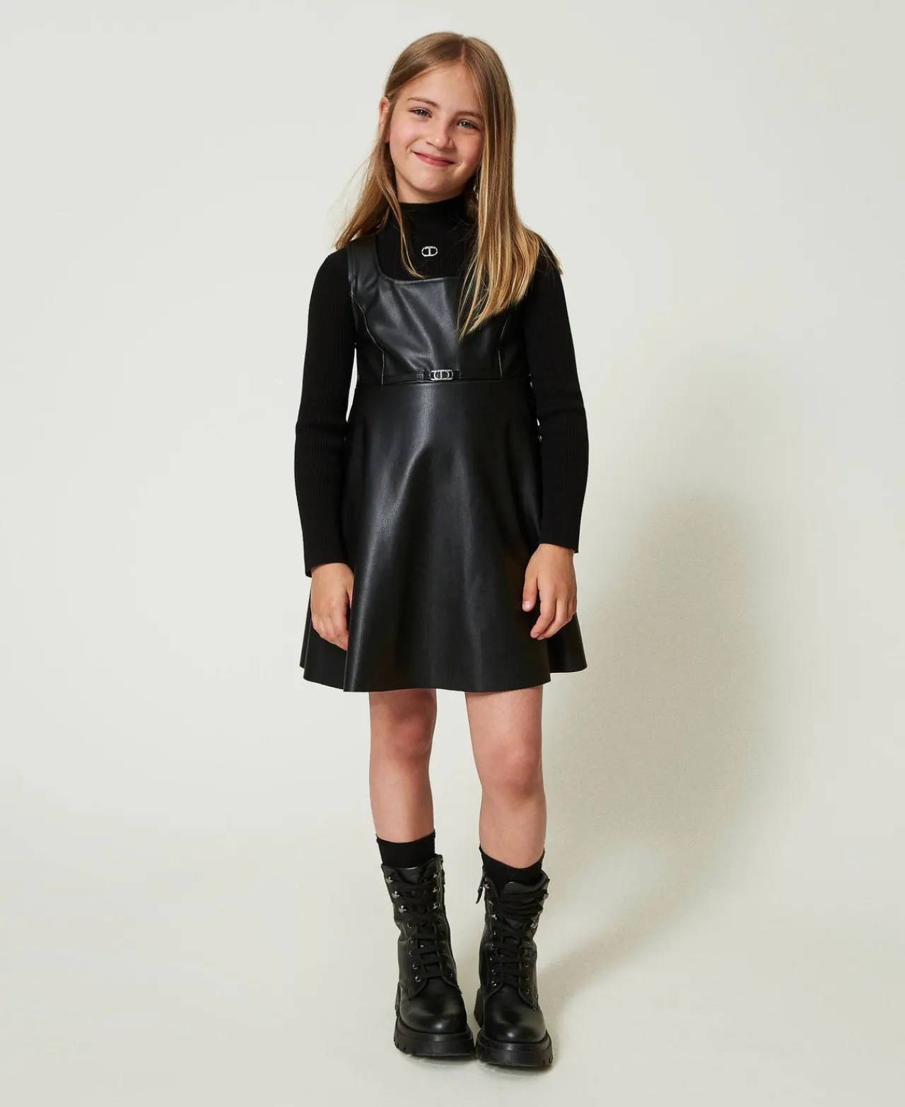 robe_courte_avec_boucle_o_0.webp Robes*TWINSET Milano Robe Courte Avec Boucle Oval T Noir