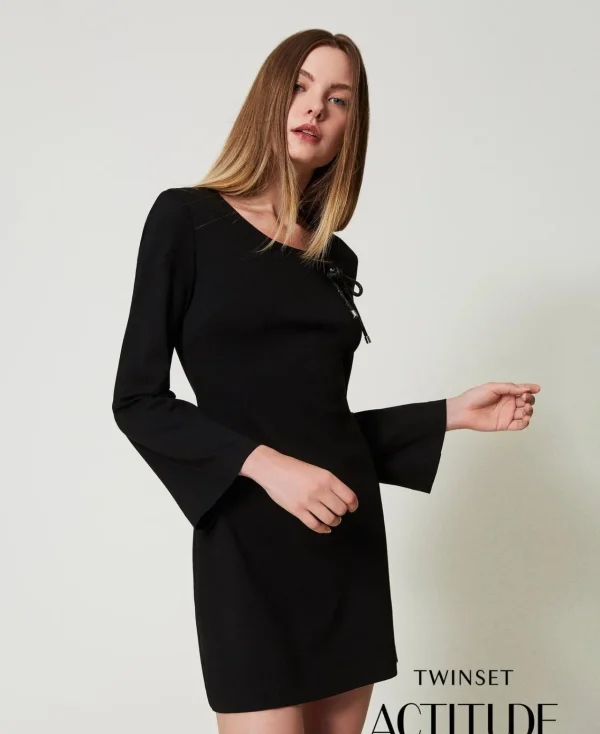 robe_courte_avec_broche_s_0.webp Robes Courtes*TWINSET Milano Robe Courte Avec Broche Strassée Noir