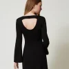 robe_courte_avec_broche_s_3.webp Robes Courtes*TWINSET Milano Robe Courte Avec Broche Strassée Noir