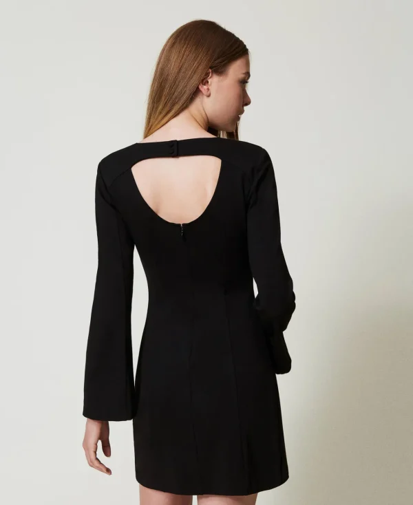 robe_courte_avec_broche_s_3.webp Robes Courtes*TWINSET Milano Robe Courte Avec Broche Strassée Noir